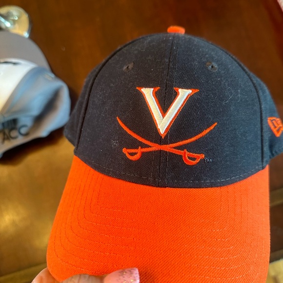 Two used uva hats wore maybe two times - Picture 2 of 16